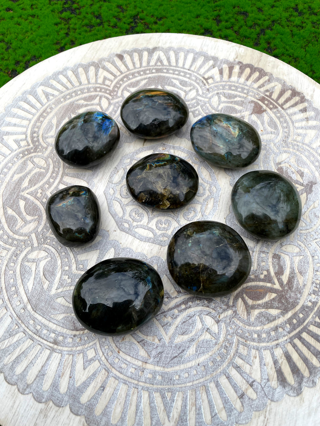 Labradorite Palmstone image 0