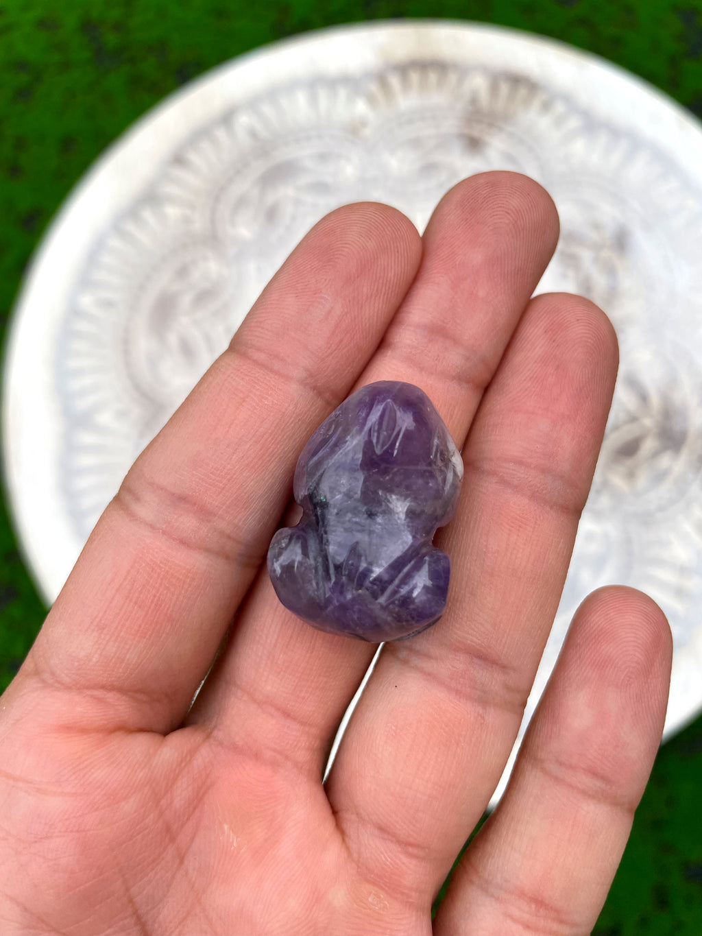 Amethyst Frog Carving image 1