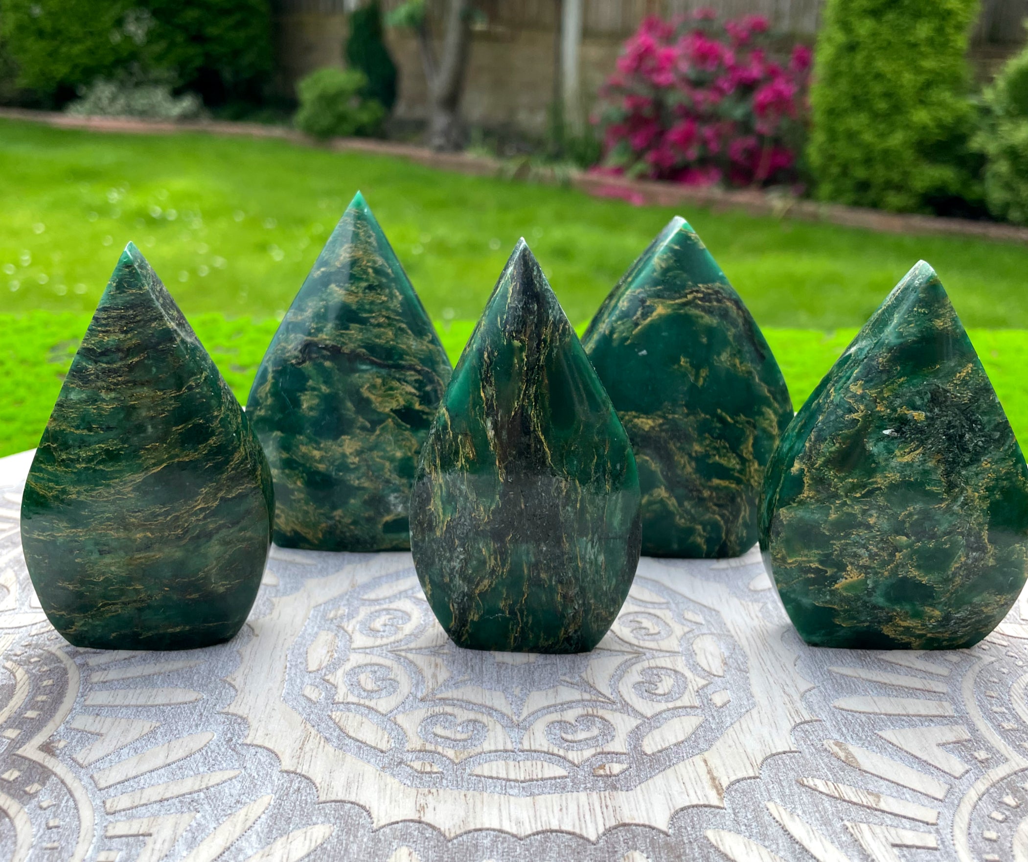 Green Mica Arrow Head Freeform image 0