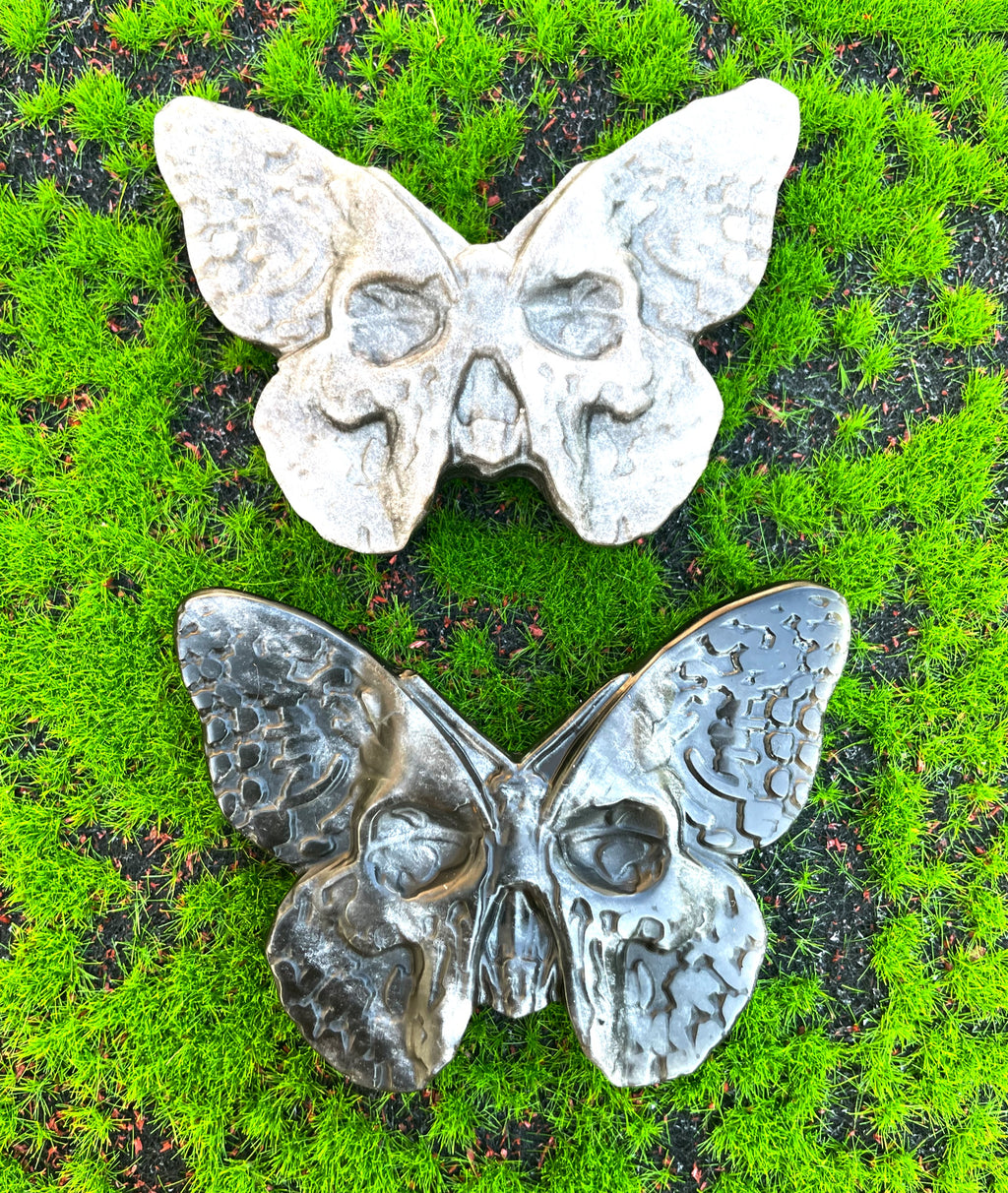 Silver Sheen Obsidian Skull Moth Carving image 0