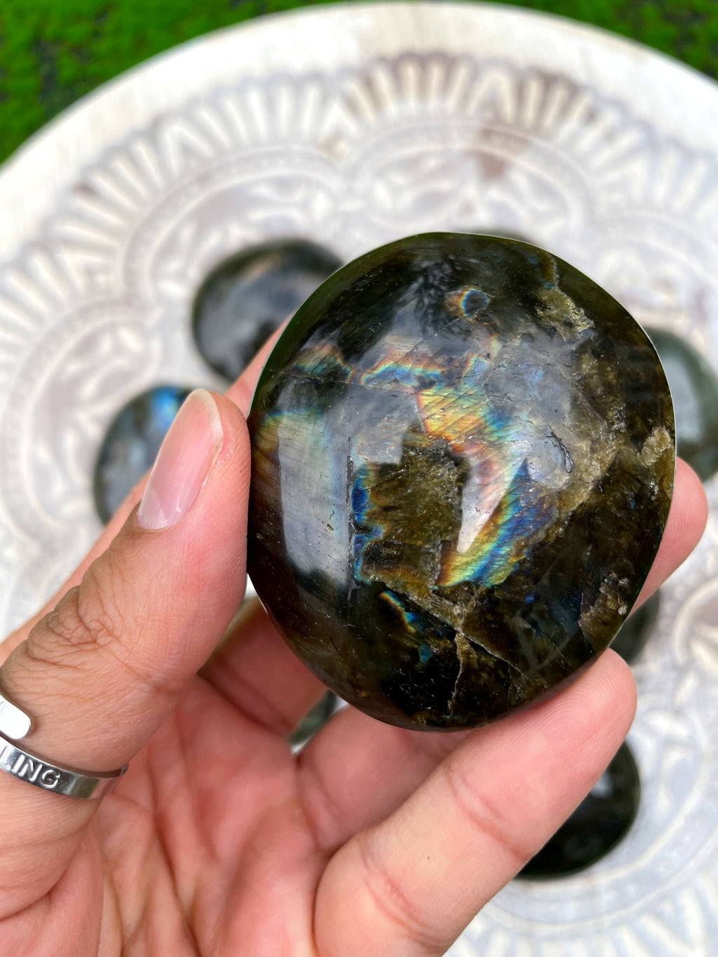 Labradorite Palmstone image 4
