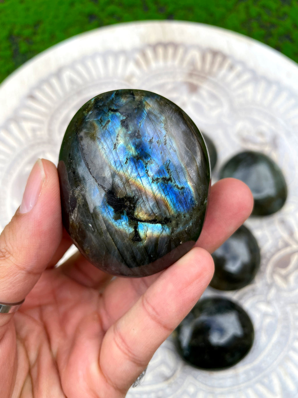 Labradorite Palmstone image 3