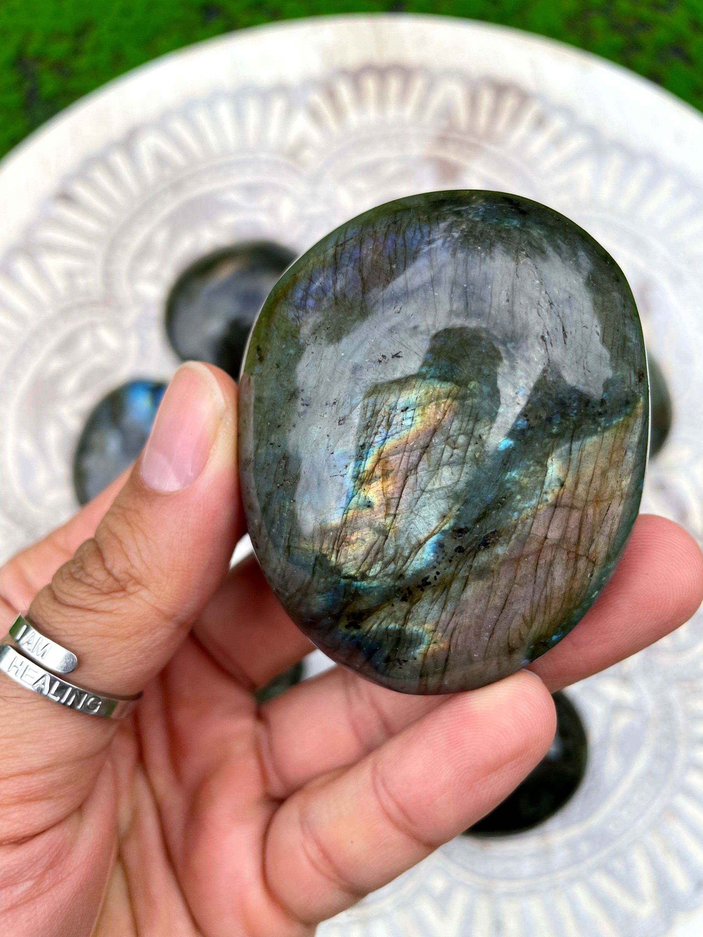 Labradorite Palmstone image 2