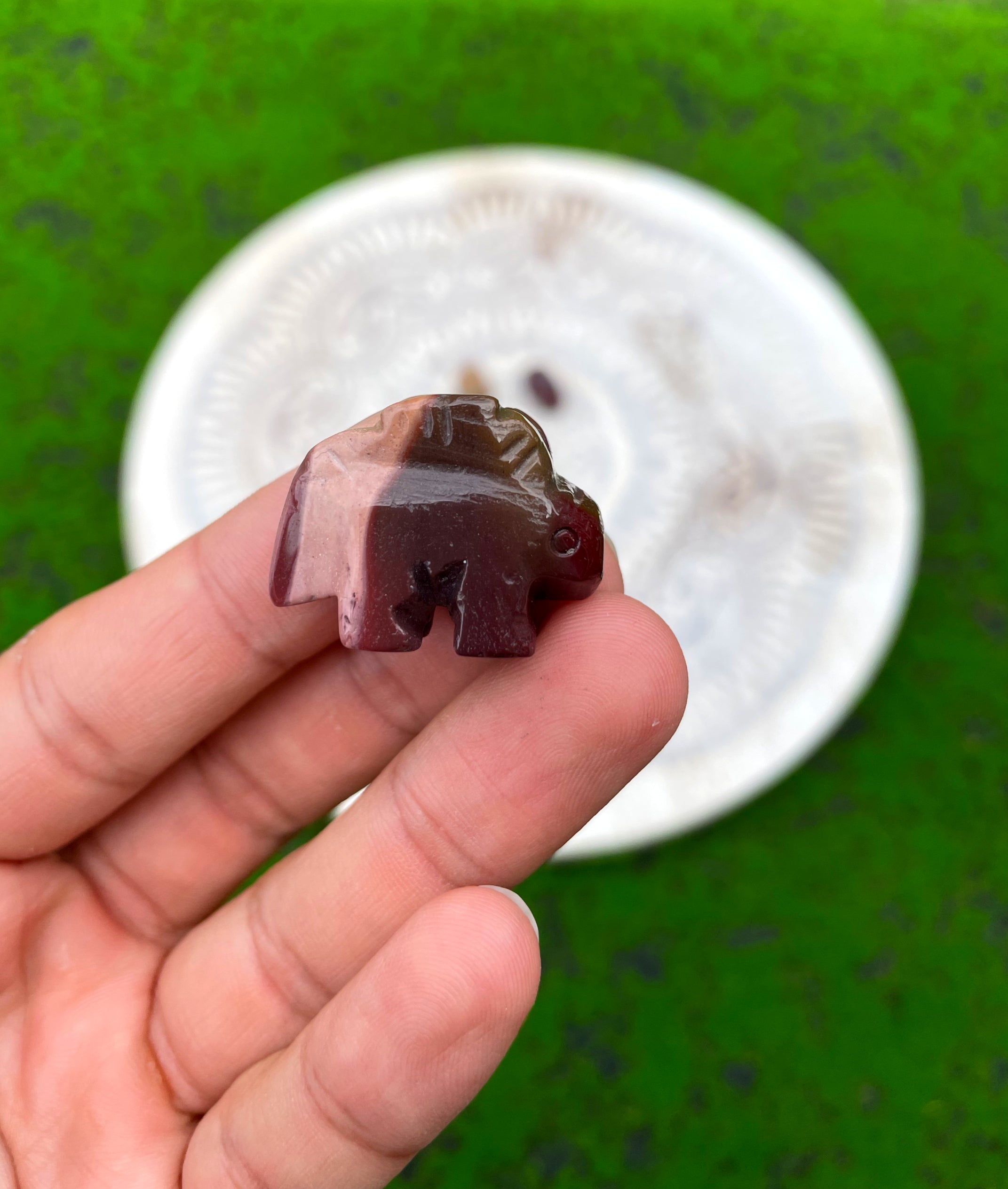Mookaite Stegasaurus Carving image 2