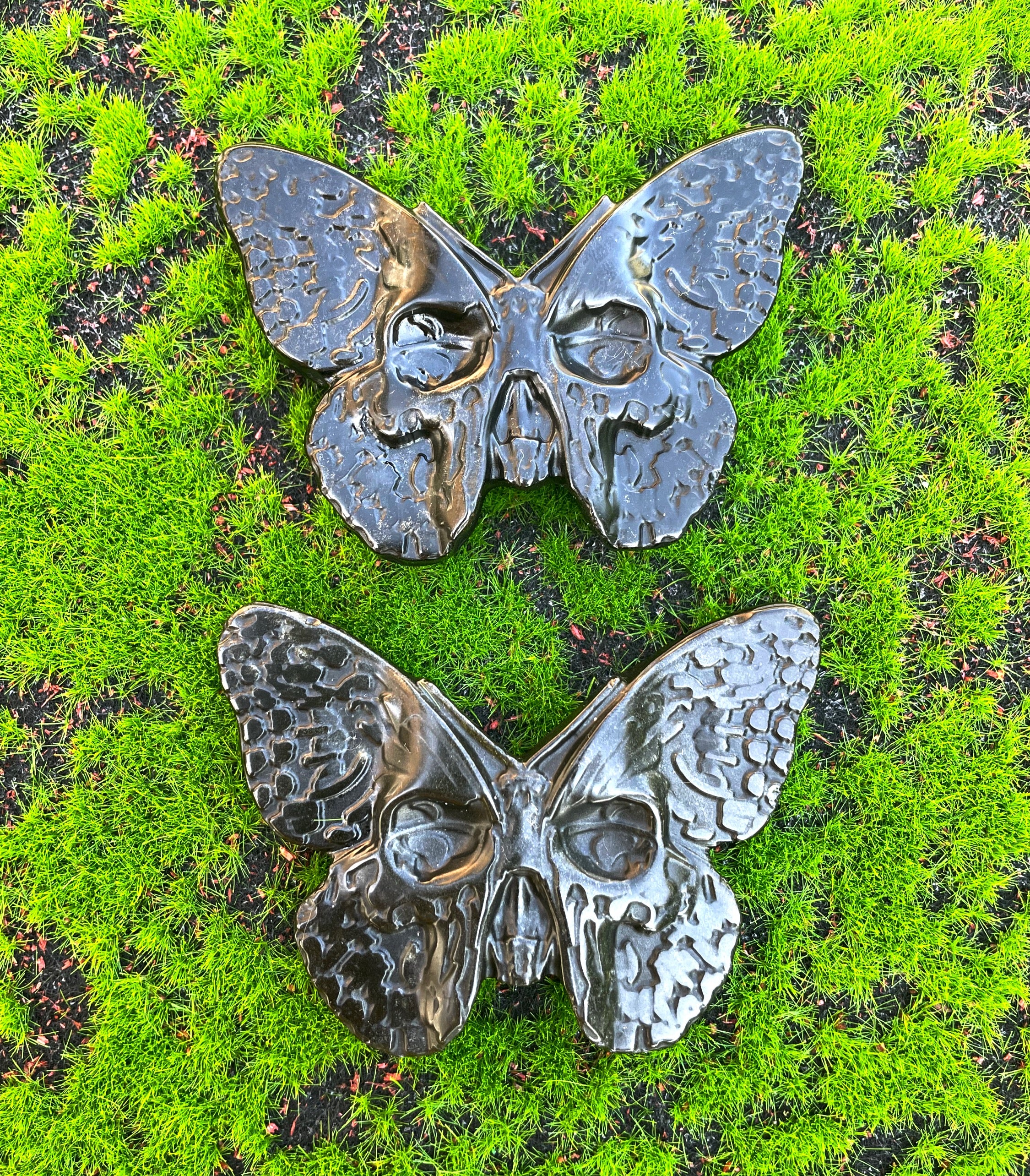 Obsidian Skull Moth Carving image 0