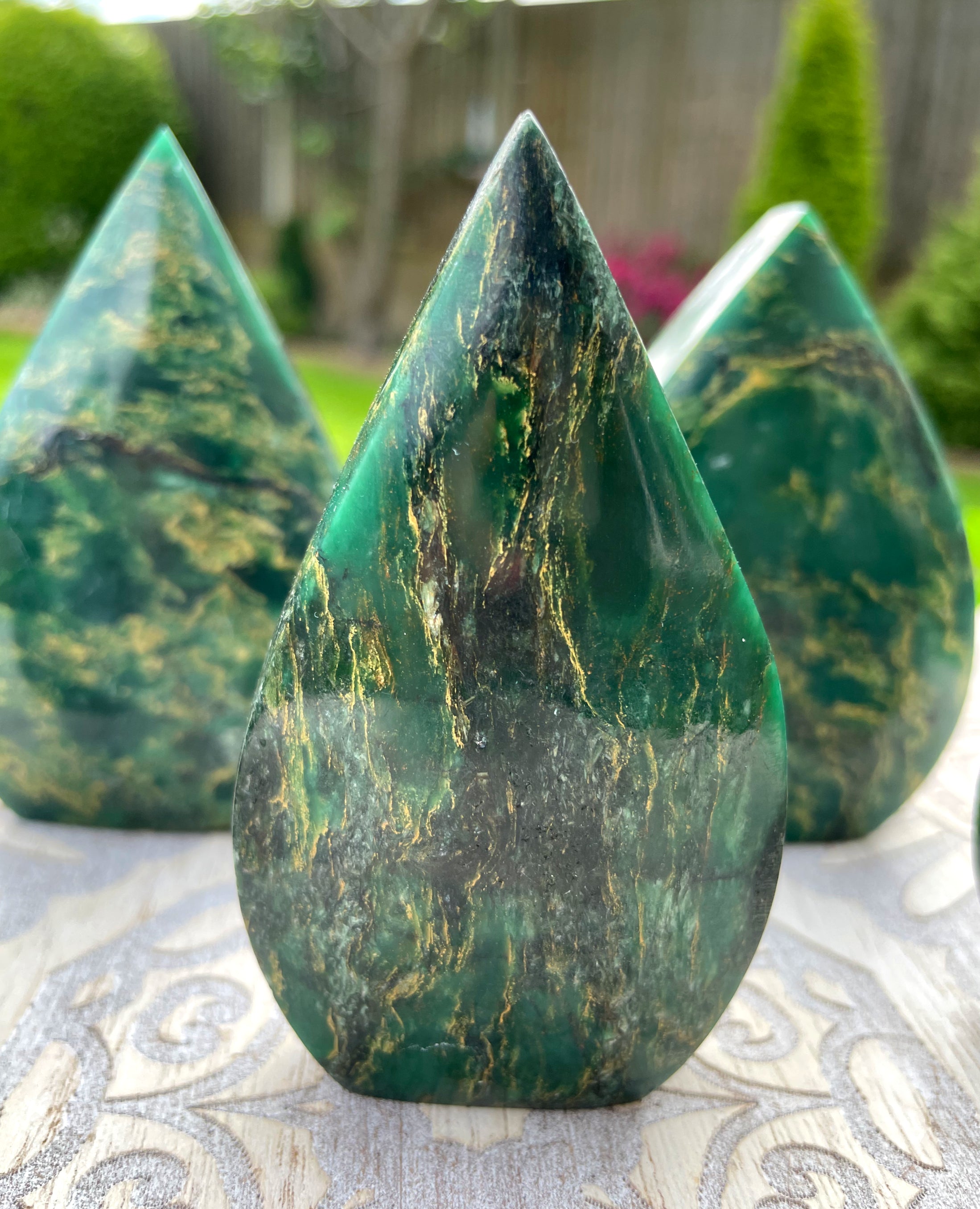Green Mica Arrow Head Freeform image 1